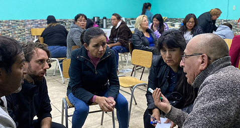 Grupo de personas en un taller